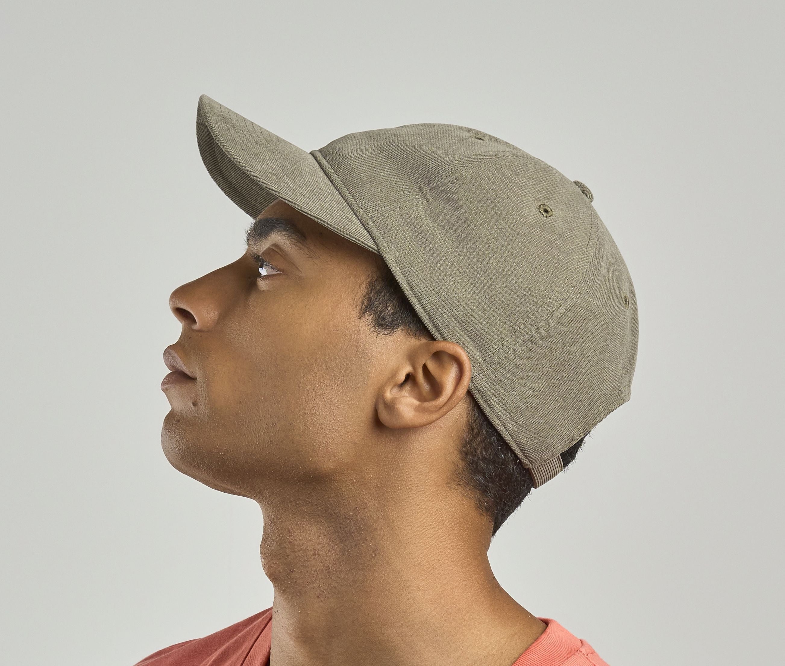 Gorra 6 paneles mid visor en corduroy reciclado - Atlantis Headwear AT242