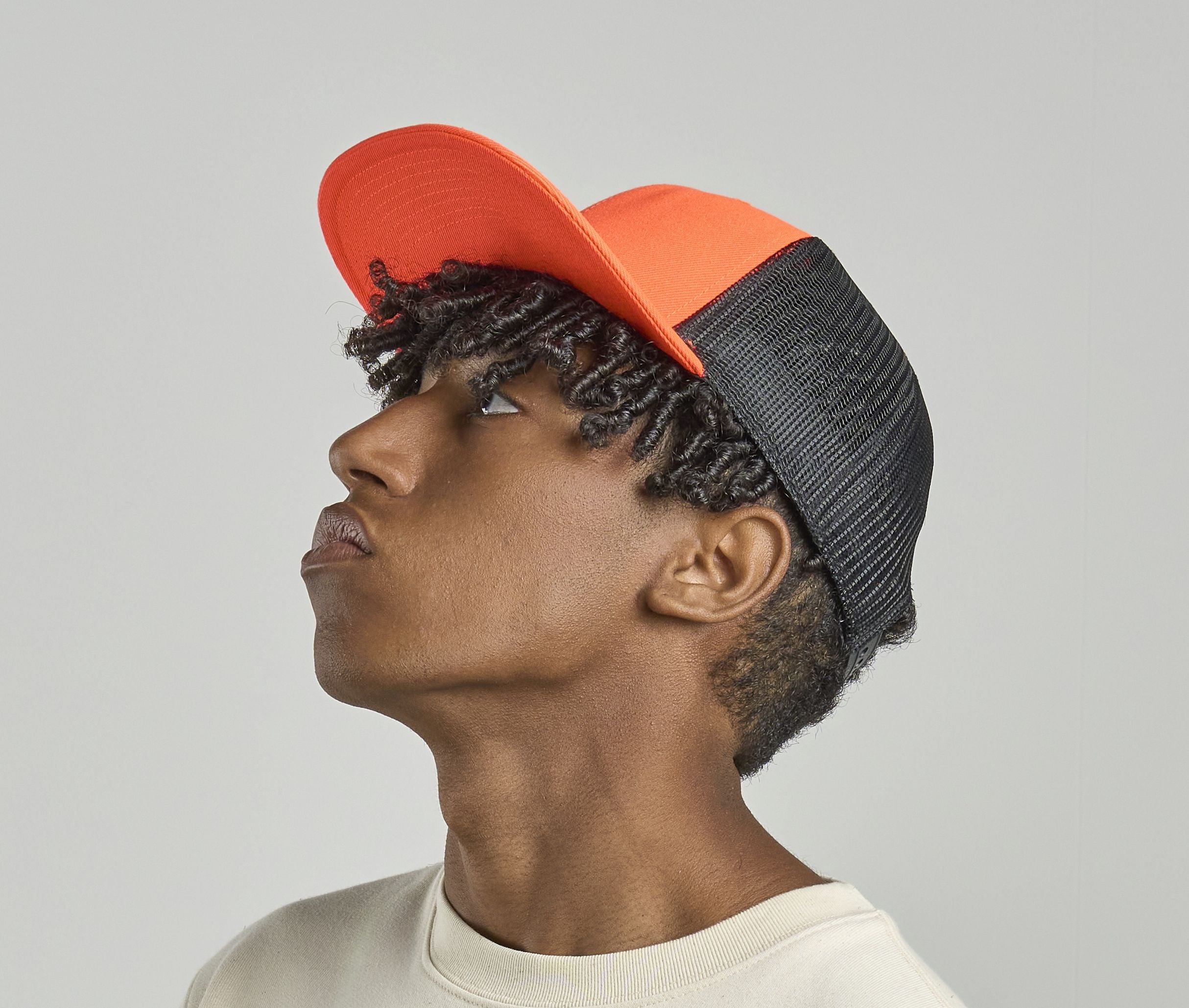 Gorra visera plana estilo trucker - Atlantis Headwear AT263