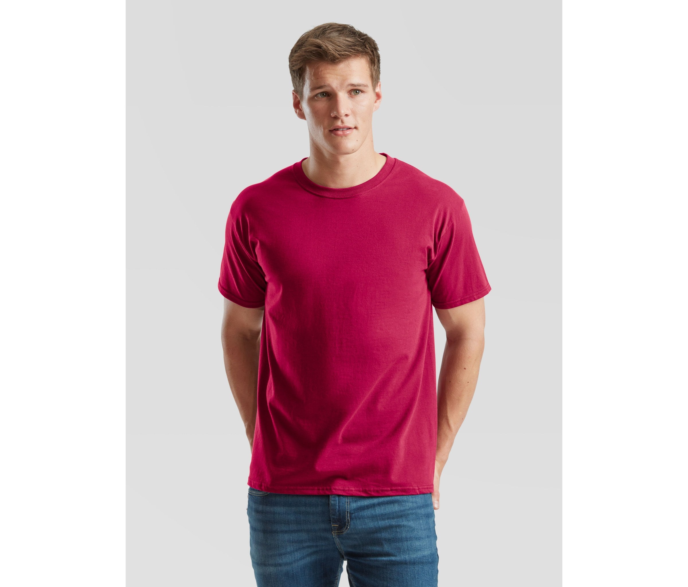 Camiseta Iconic 195 Fruit of the Loom SC200 en color cranberry